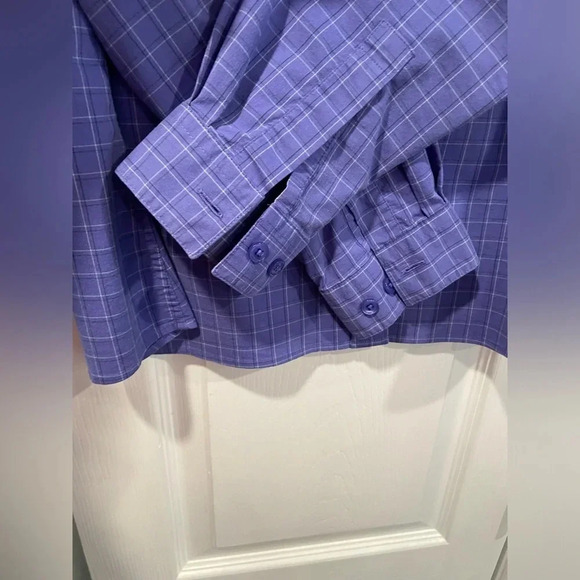 L.L. Bean Women’s Wrinkle Resistant Purple Pinpoint Plaid Button Down Size L - Picture 6 of 9